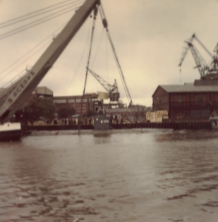 Photo von dem verunglückten Unterseeboot U HAI im Emder Hafen aus dem Jahr 1967.