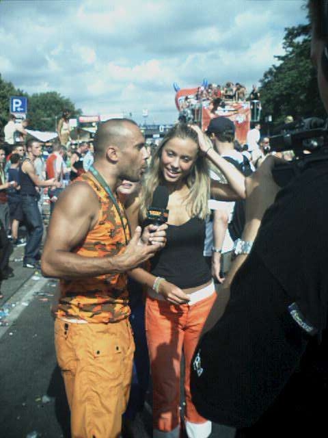 Photo vom Abend der Loveparade in Berlin am 21.07.2001